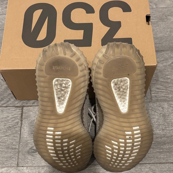 Adidas Yeezy Boost 350 V2 Sneakers